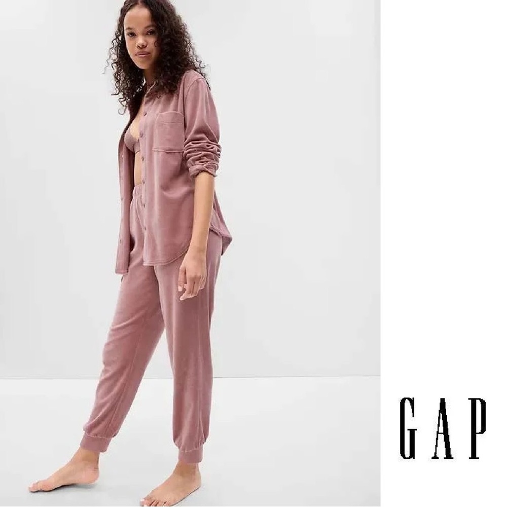 Gap Velour Jogger